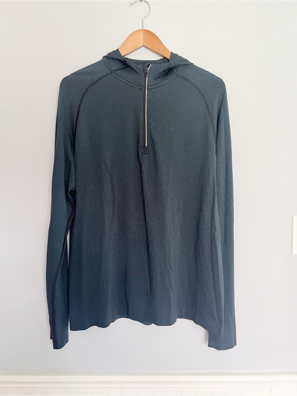 Lululemon Metal Vent Tech Hoodie Nautical Navy Size Large